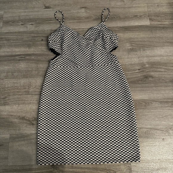 H&M black and white geometrical print dress size large - Picture 1 of 7